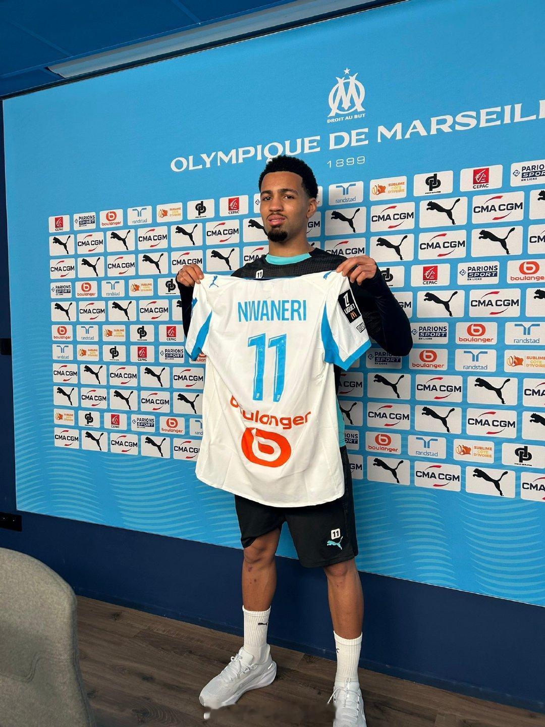 《电讯报》记者SamDean表示：“阿森纳不会在梅里诺受伤之后召回恩瓦内里，我