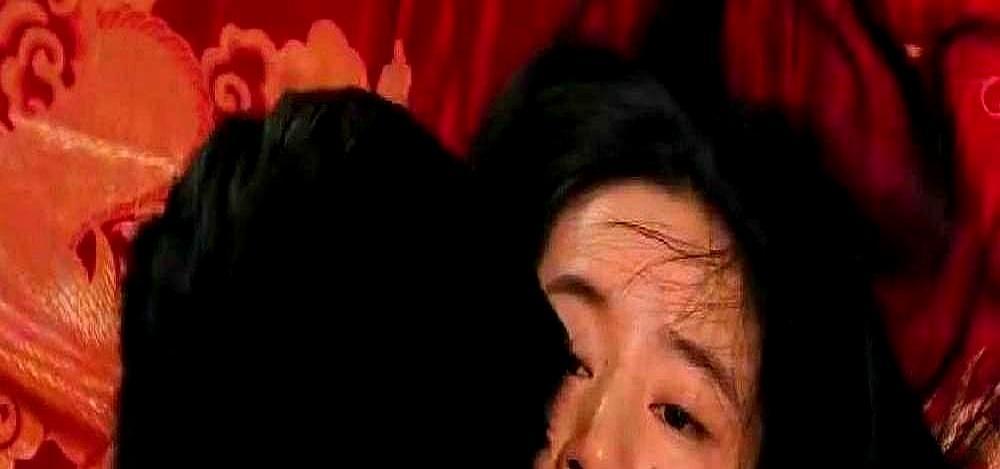 见过配角掀桌子的，没见过掀得这么不讲道理。王天辰和郭晓婷在剧里统共才一成戏份，硬