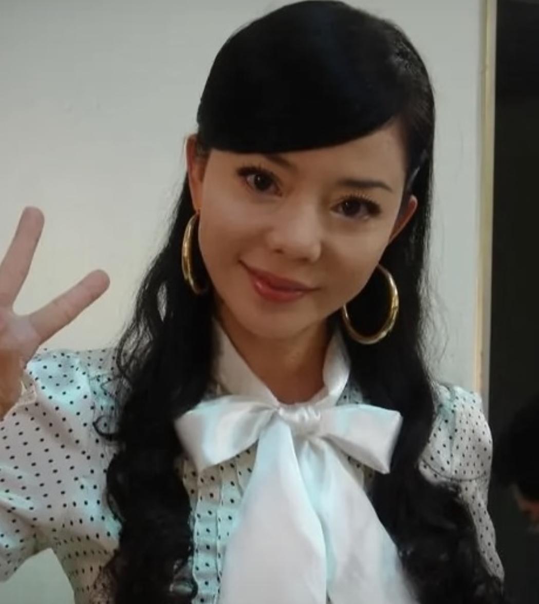 被畸形母爱毁掉的星二代：母乳12年，同床15年，荒唐的事还在后面娱乐