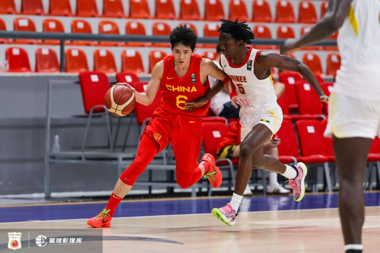 上海U18全运男篮击败浙江获本届赛会铜牌! 李悦洲空砍52分8板5助