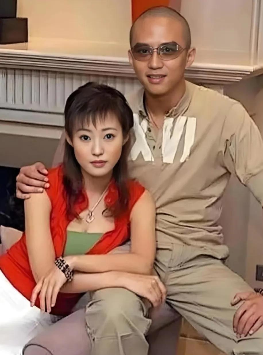 勇敢的不要他。一句话炸出多年前许多事，原来郝蕾和邓超曾经是情侣，疑似因为郝蕾要拍