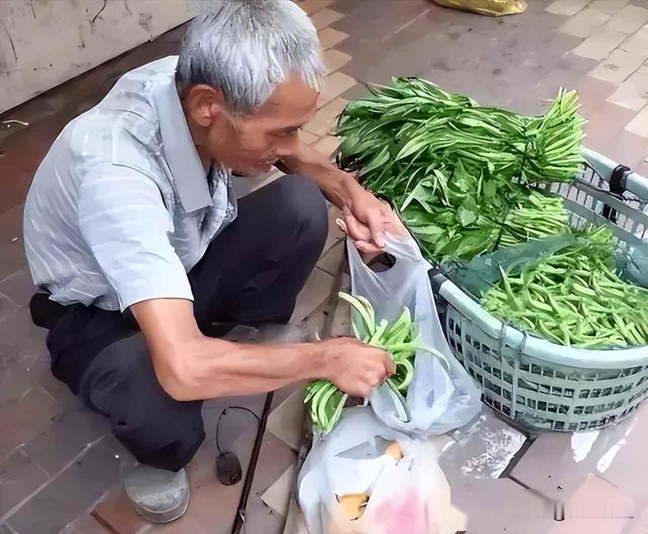现金没过时，央行突然喊话，背后藏着什么？2025年10月14日，央行发了一份