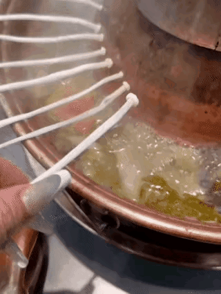 看了半天原来是金针菇！