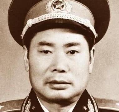 八路军组建之初的十二个团长，当时都有多大年龄？后来的军衔如何？咱们先看一组数据