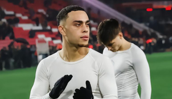 德斯特：阿劳霍与德容都说不理解巴萨为何要卖掉我巴萨旧将德斯特接受了采访，谈到了巴