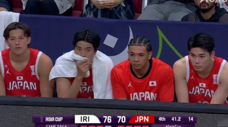 一成语“呆若木鸡”，送给今晚的日本队！亚洲杯排名高居第二的日本队遭遇首败，败给