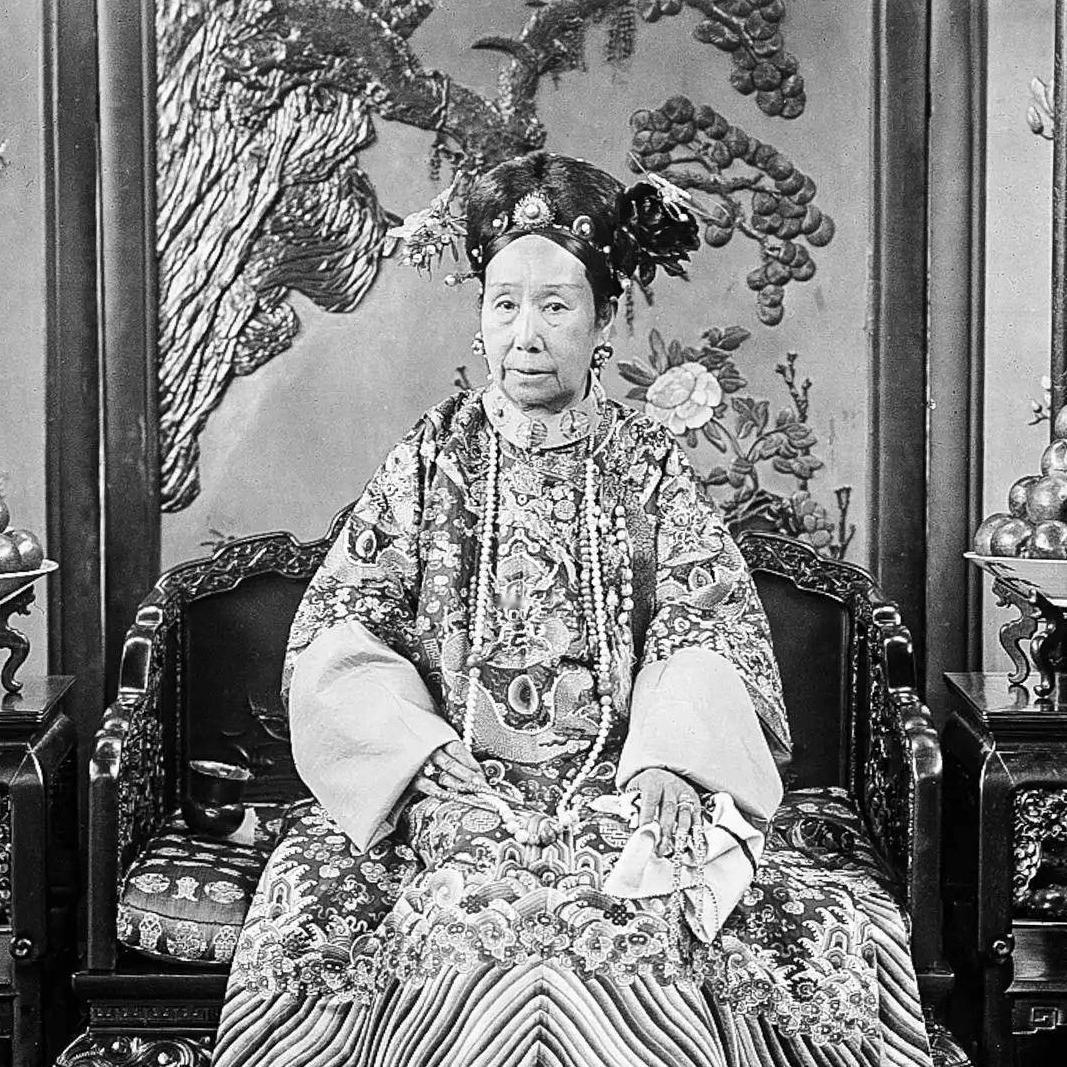 慈禧为何必杀肃顺？只因他砸了200万八旗的铁饭碗…谁都知道，八旗子弟当年是