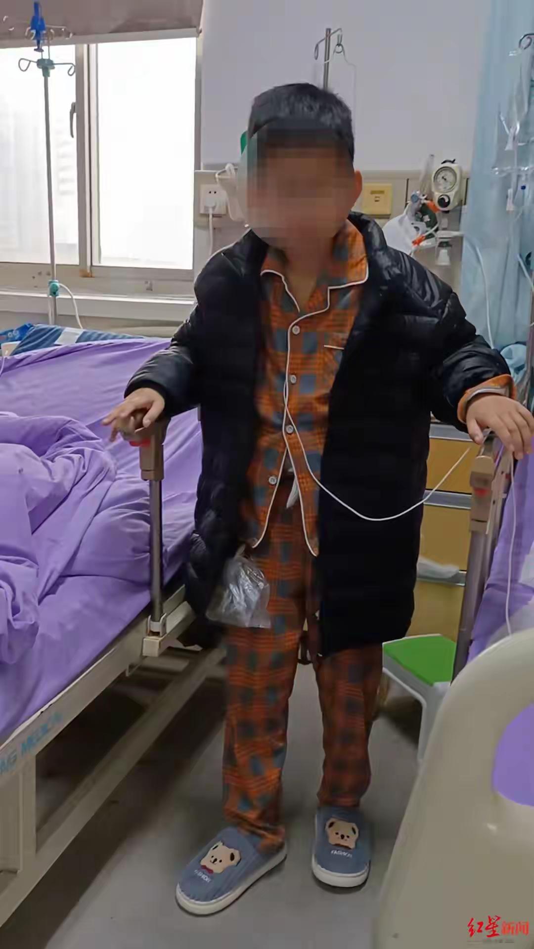 万万没想到只是一个简单的撞倒住院10岁男孩被切除六个内脏器官,导致不能正常吃