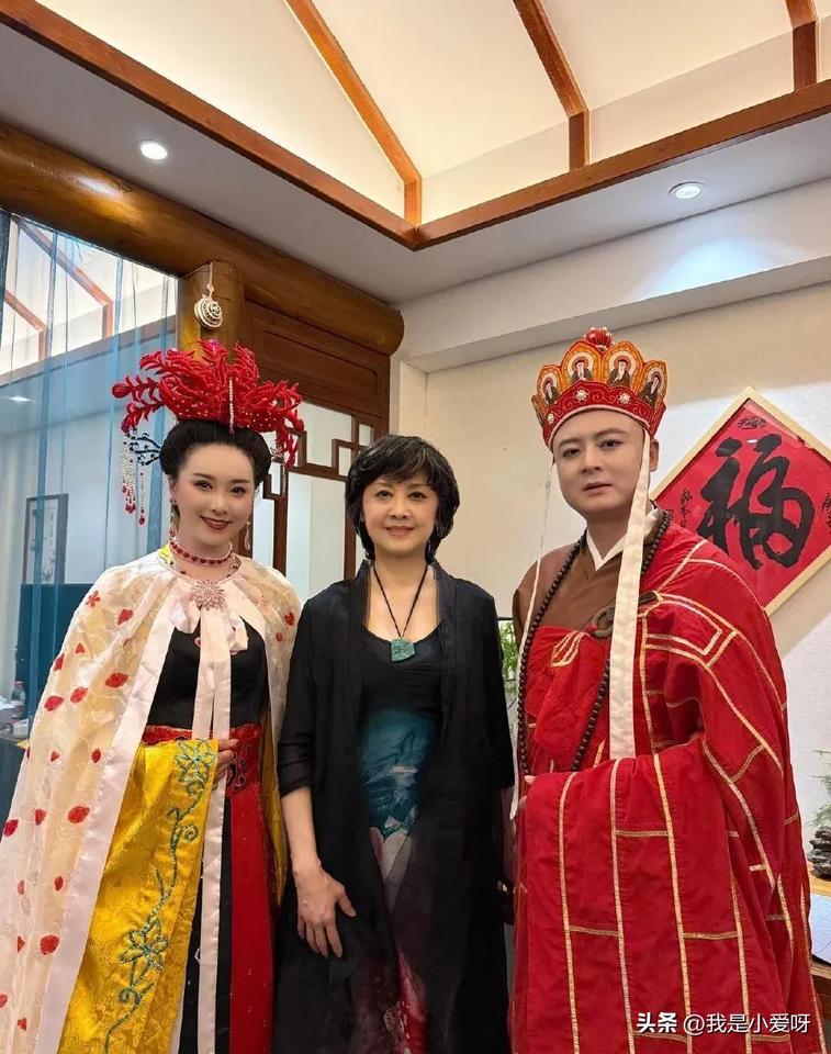 认识她是谁的，至少也得40+了吧[哭哭]