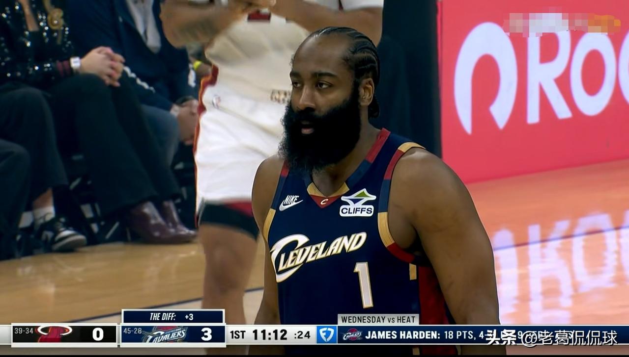 骑士巨星哈登的场上正负值真是高的吓人！在今天骑士主场迎战热火的比赛中，目前双方半