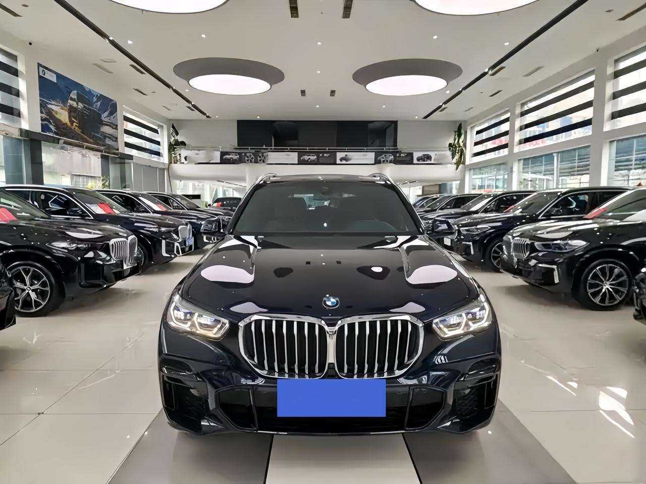 55万预算买二手宝马X5，如果经常带父母出门，我会让老人先试上下车，再去谈发动机