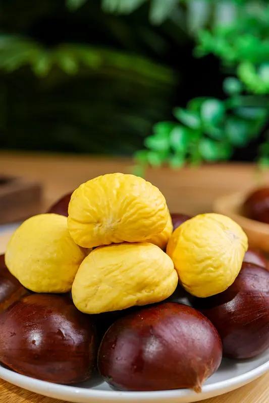 唐山迁西板栗那真是一绝，美味可口老少皆宜这话一点不假！我之前去迁西游玩，当地朋友