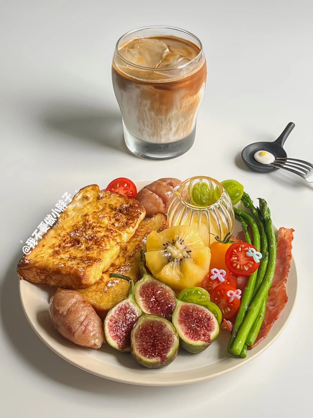 理想Brunch｜蜂蜜法式吐司🍞煎糯米肠🍖拿铁