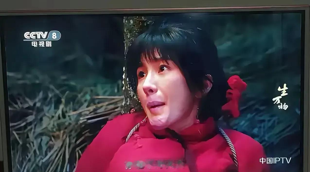 《生万物》这剧，我真是有点想不明白导演咋想的，非得让39岁的杨幂去演19岁的宁绣