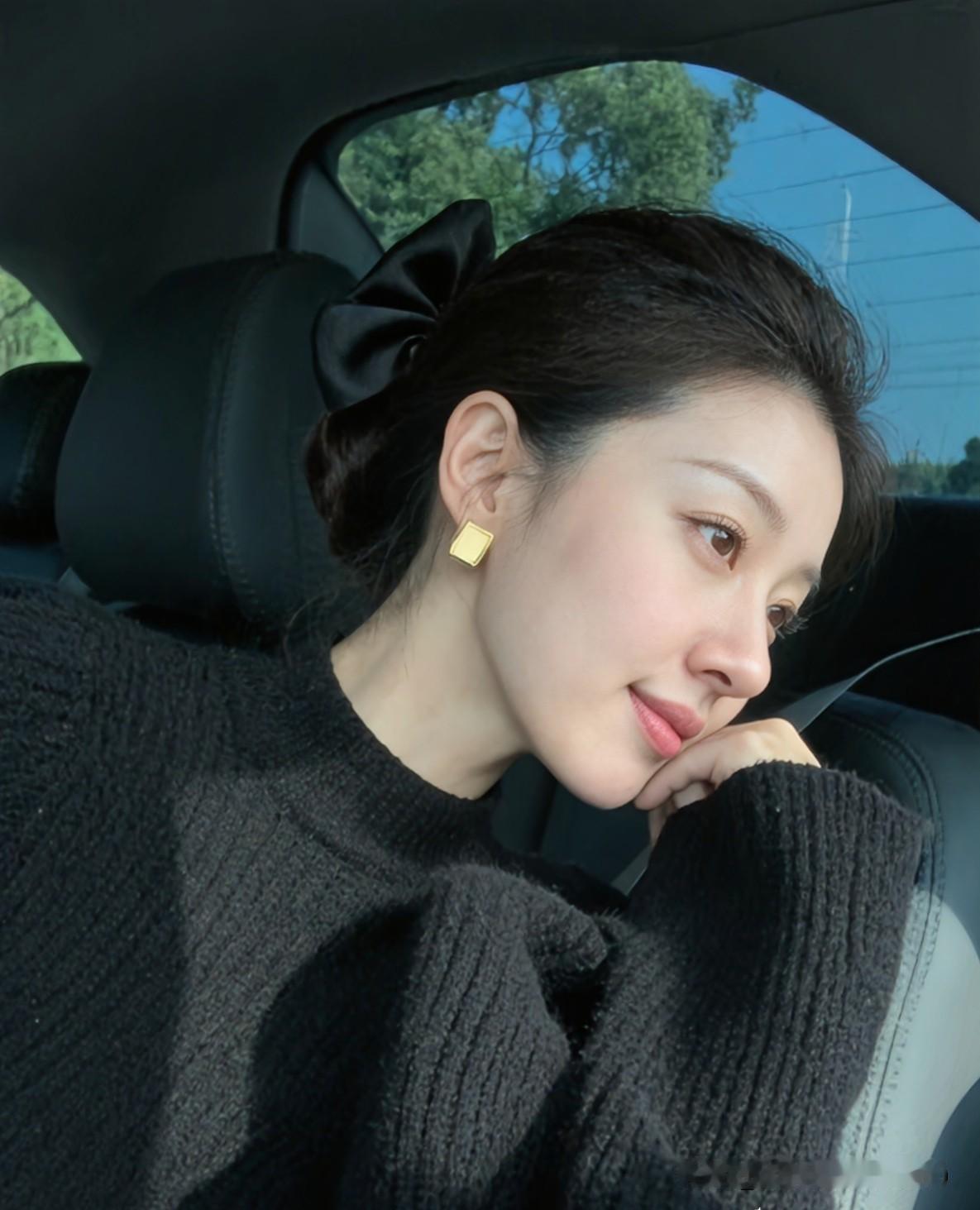 好的爱情，不该是两个人的相互消耗，把日子过得又累又糟。它应该是成为彼此的灯