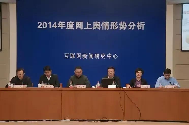 没完没了啦！媒体对李某某违反校规被开除的炒作越演越烈，还拉来律师站队，已然形成泾