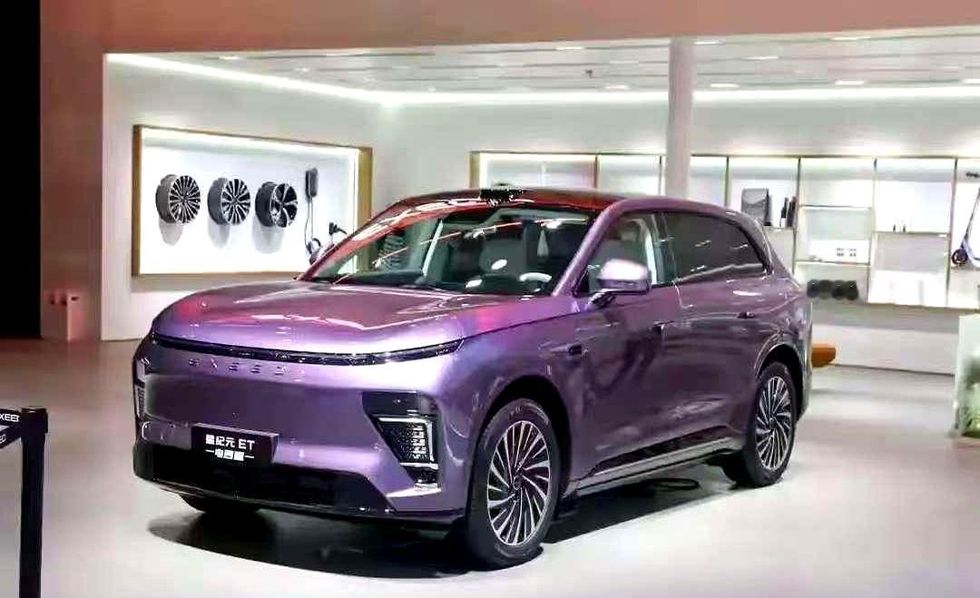 11月28日，奇瑞旗下高端品牌‌星途ET5‌上市3小时内锁单量突破‌5000台‌