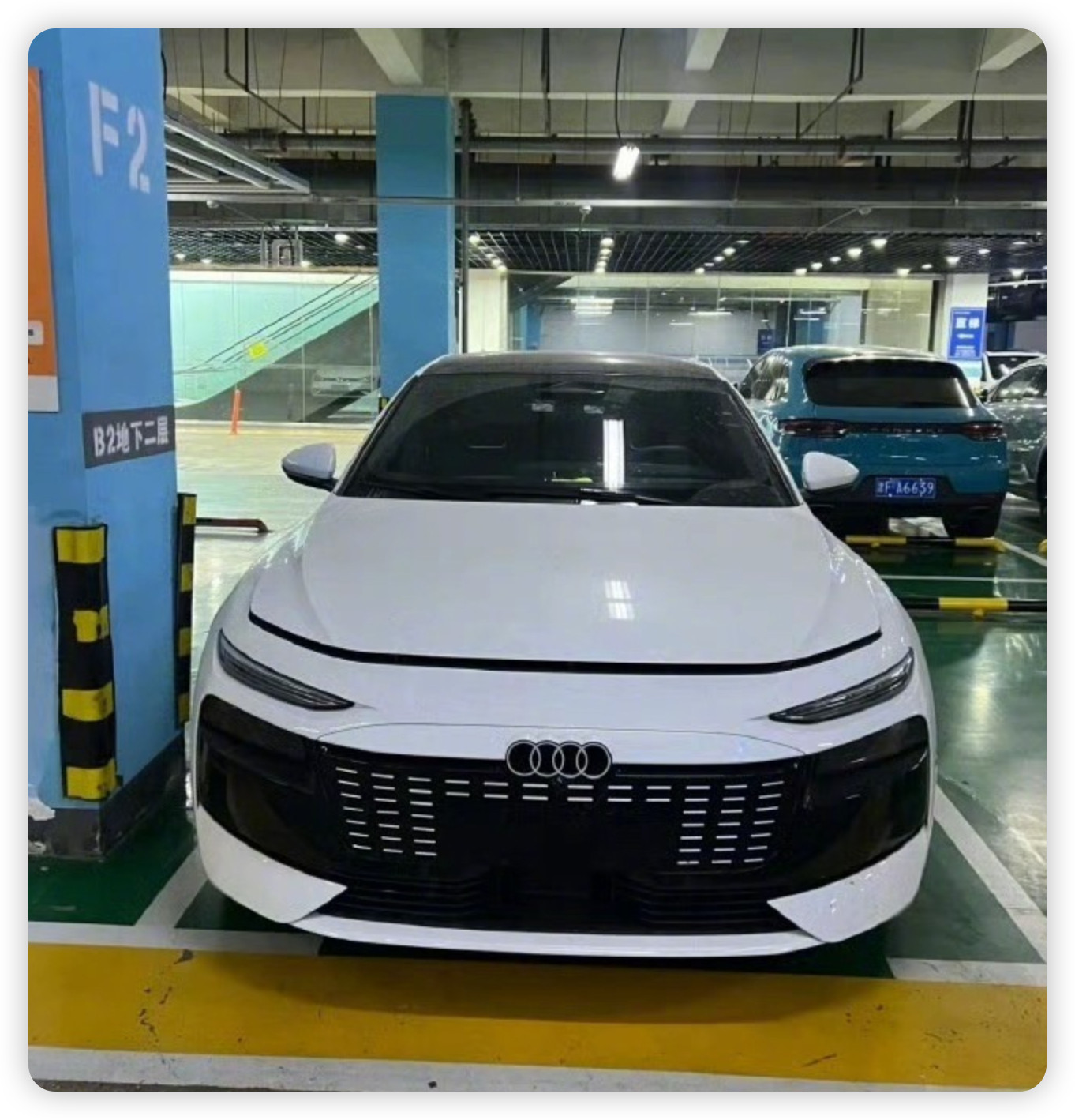 全新一代奥迪A6L，这外观一点也不奥迪…把标一遮，根本认不出来。[捂脸哭]​​​
