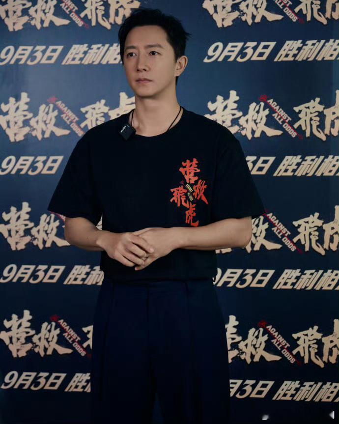 韩庚的干活和我的干活不一样 韩庚在《营救飞虎》里的“干活”，是绝境中想活下去的暗