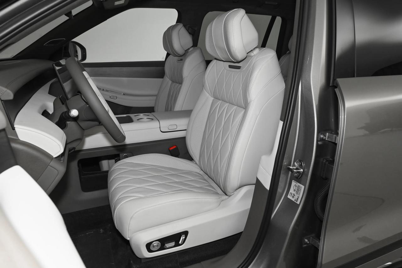 买车焦虑现在，新车不断推出，很多消费者就担心刚买的车就变成老款了。其实，