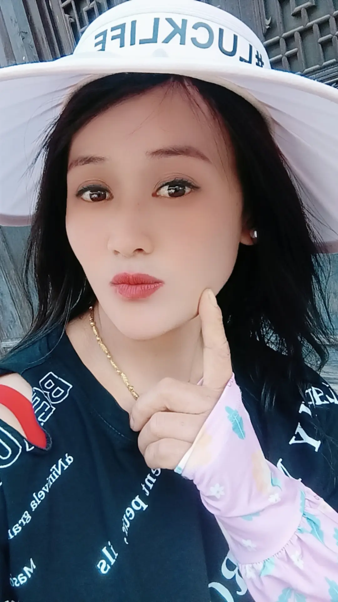 长的也不差，怎么没有真心爱我的人。