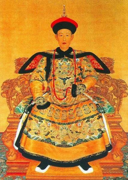 《乾隆皇帝的一天》根据清代《起居注》等史料，乾隆的作息极为规律，五十年如一日。