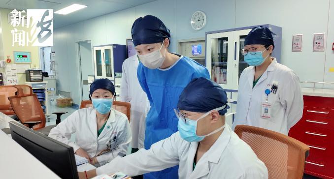 “悲剧还是发生了！”7月29日报道，上海，一男子去泰国出差时，吃了不少生腌海鲜和