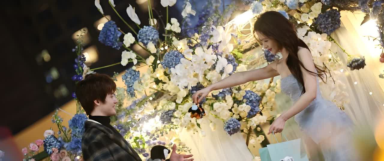 梁田姐姐官宣了，两个人太甜啦。5月13日，梁田在微博官宣说：“对