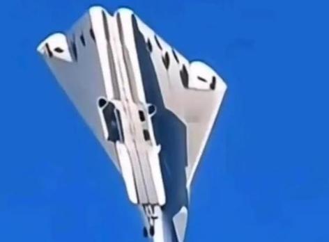 原以为第六代战机只是赶超欧美，没想到杨院士的一句话，才明白中国战机设计从此进入“