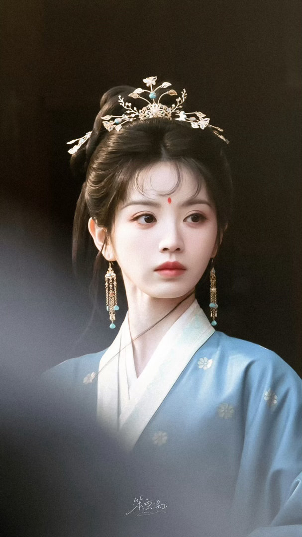 我欲乘风领衔主演田曦薇王弘毅欣赏一下田曦薇《嫁金钗》路透合集