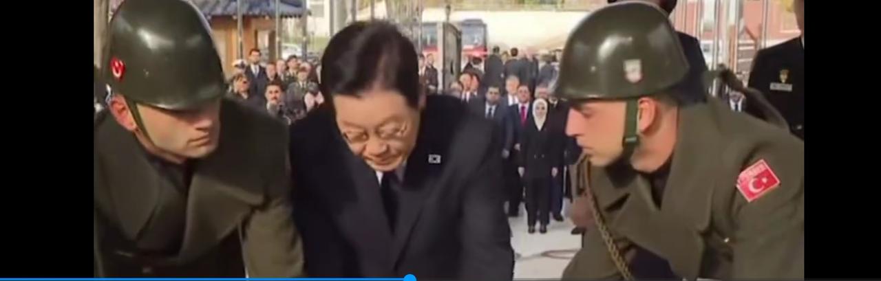 很奇怪，土耳其怎么有一个朝鲜战争纪念塔，土耳其和朝鲜战争有什么关系？这不是中国朝