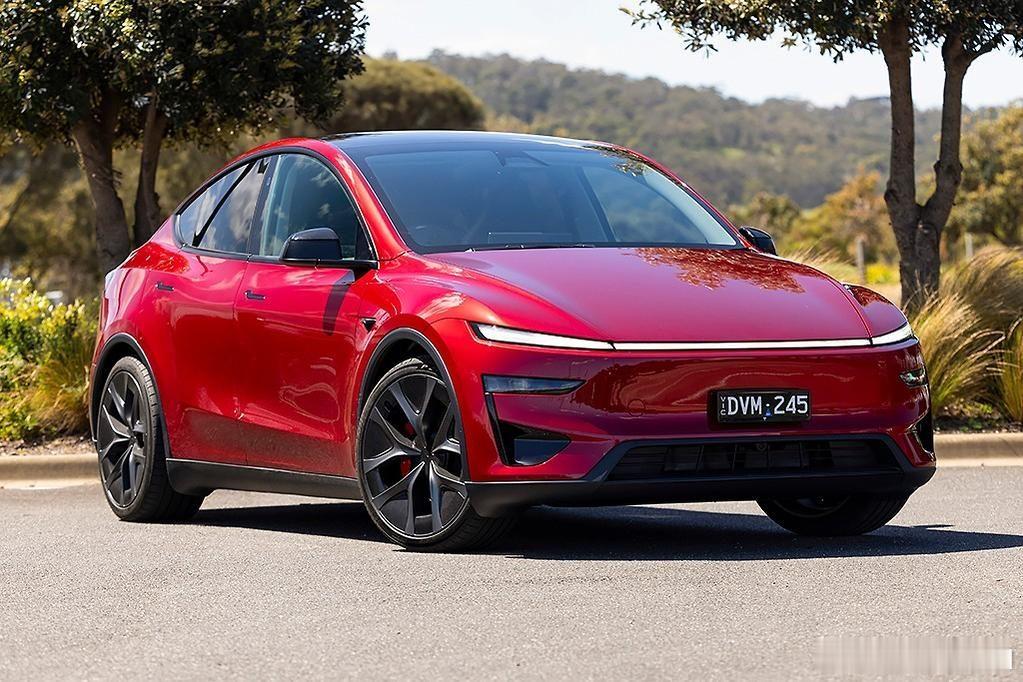 我刚看到消息，新款特斯拉Model Y（Juniper）可能要上95k...