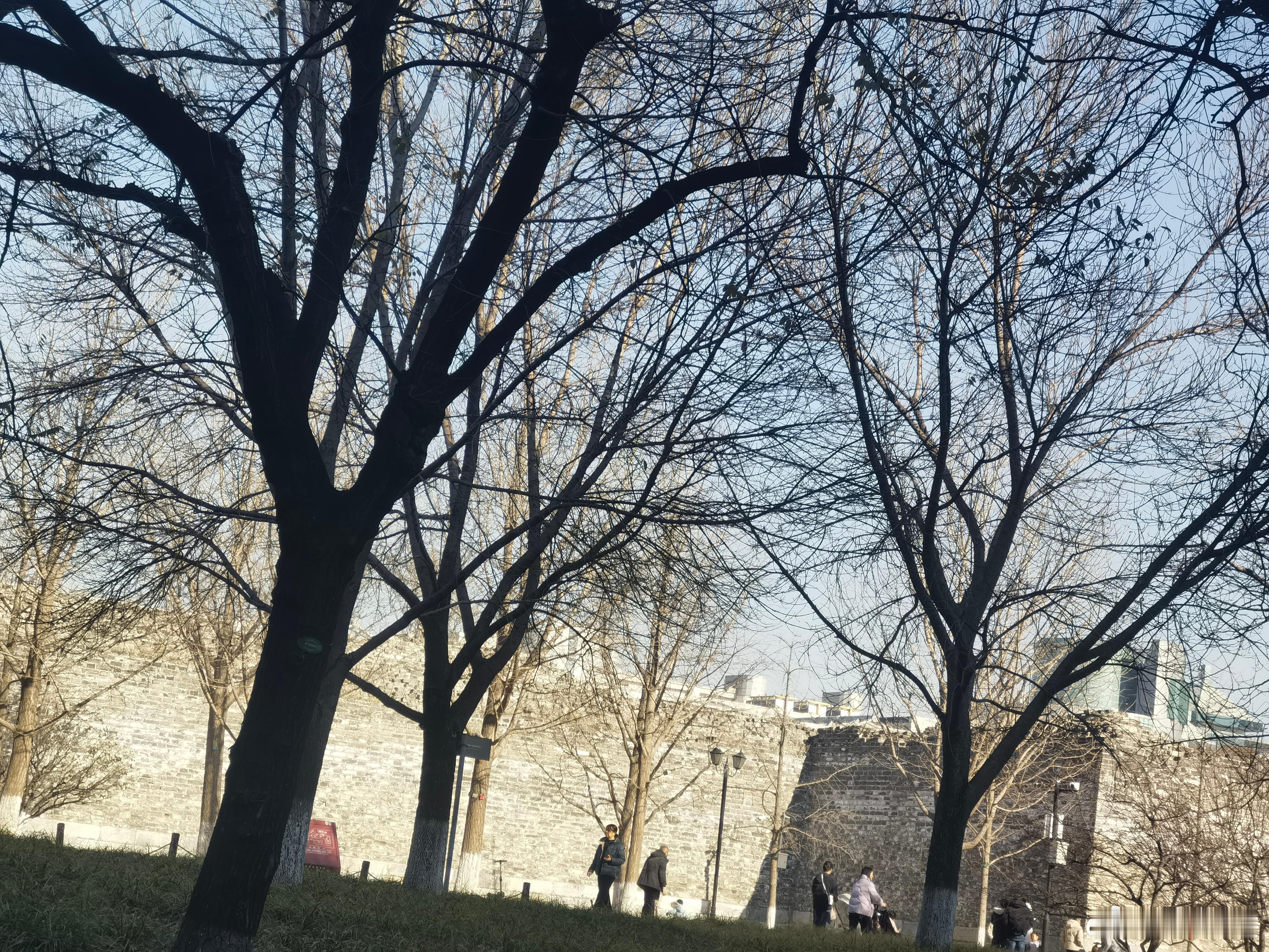 北京待了三年，还不知道有明朝城墙！只能说我不是那种喜欢旅游的人，再努力十年，搞