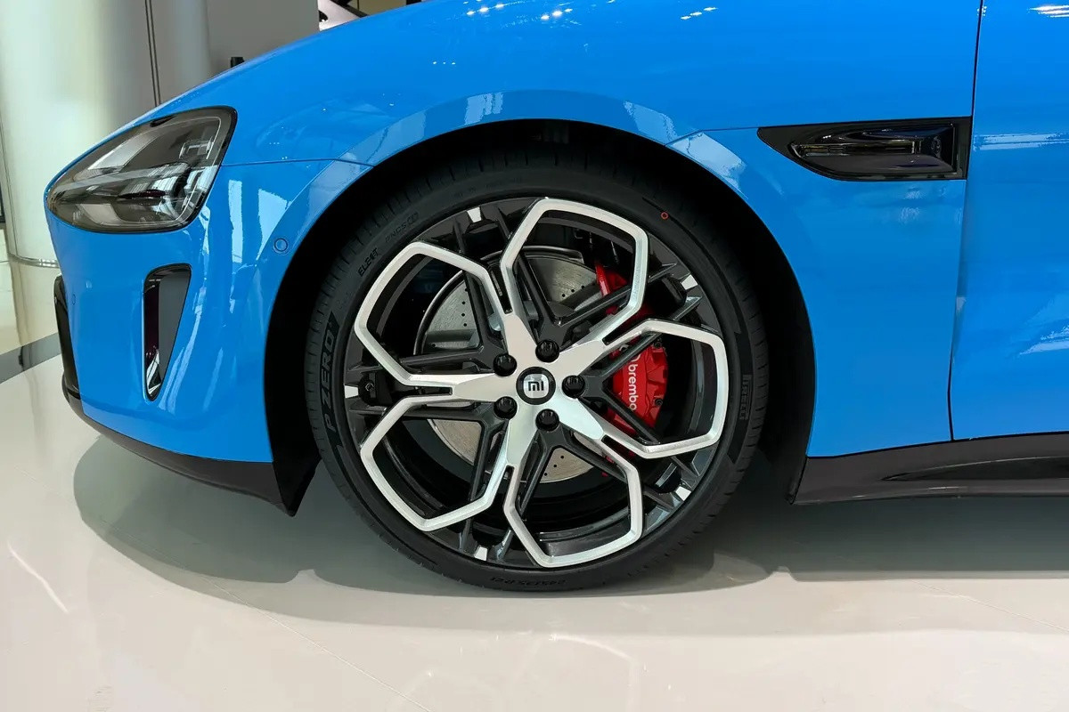 新款小米SU7实车曝光