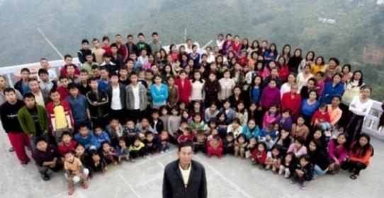 印度最牛男子！一个人娶了39位老婆，生下来94个孩子，一家近200人住在有100