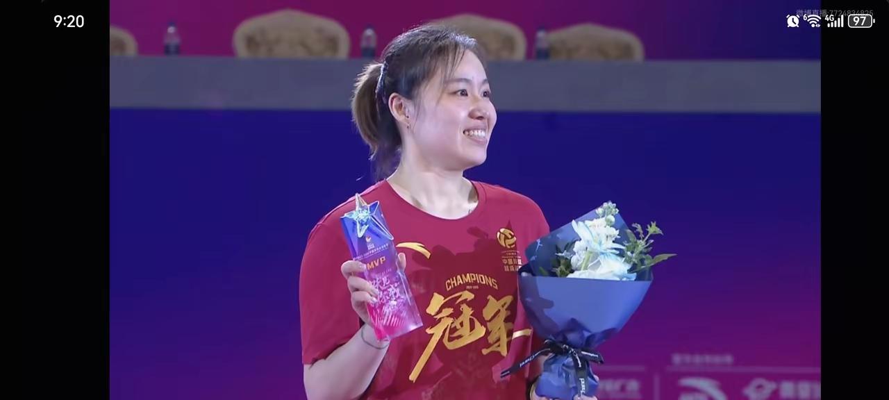 让队长仲慧拿MVP，也好过王唯一。到目前为止，仲慧效力上海女排已达9年，算是