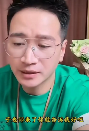 人永远赚不到认知以外的钱！不信你看何晟铭面对八卦，人家都是死命躲开，他倒好