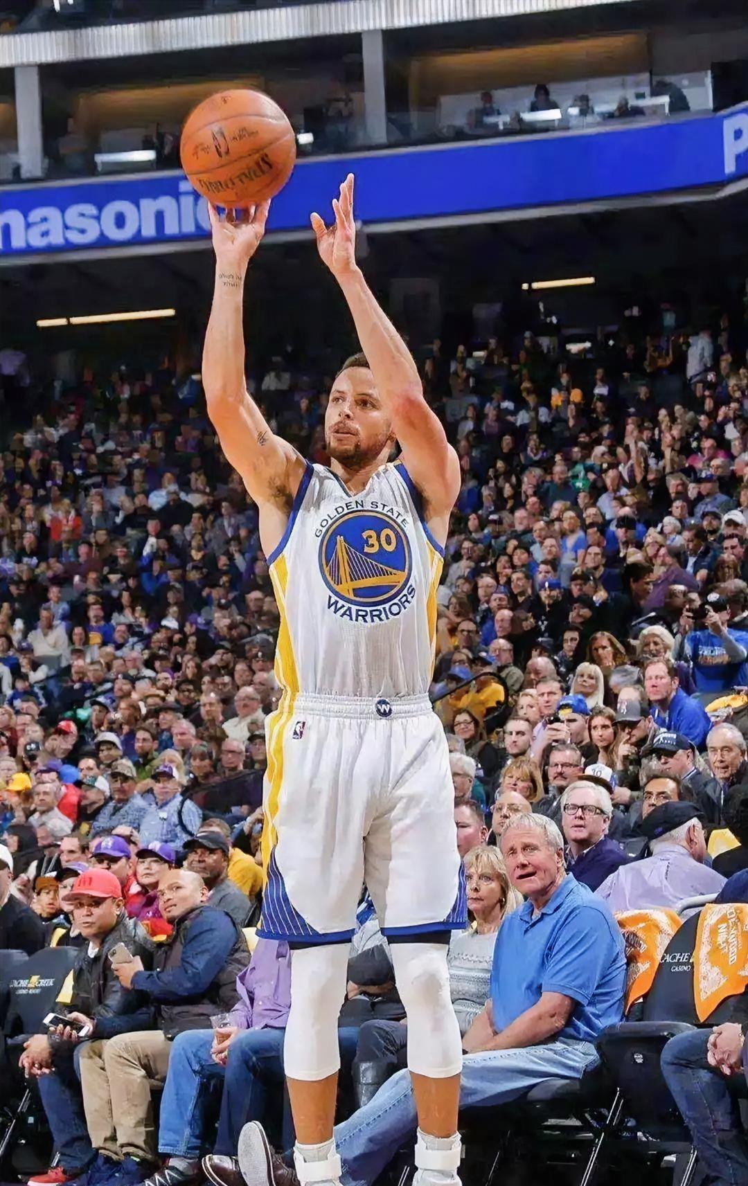 截止目前！！NBA新赛季常规赛三分前十排行！！库里（勇士），场均命中4.4个三