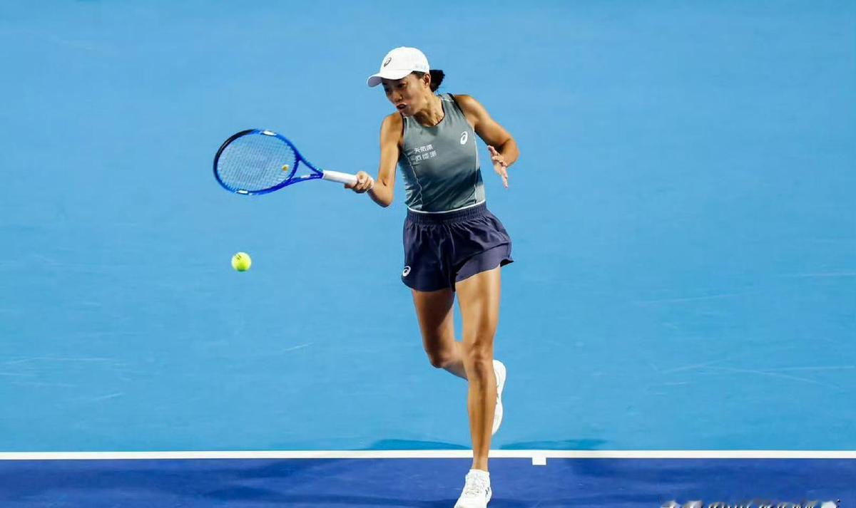 从跌出百大到强势回归，老将张帅用实力诠释了什么叫“触底反弹”。在横滨W50半决