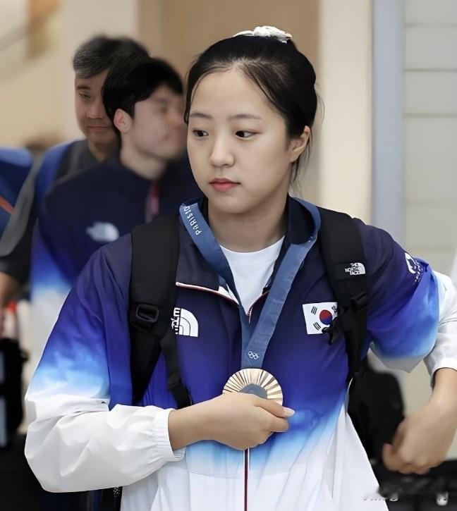 韩国女乒的申裕斌，刚打完国际总决赛回国，转头就买了350袋大米，用自己名字命名的
