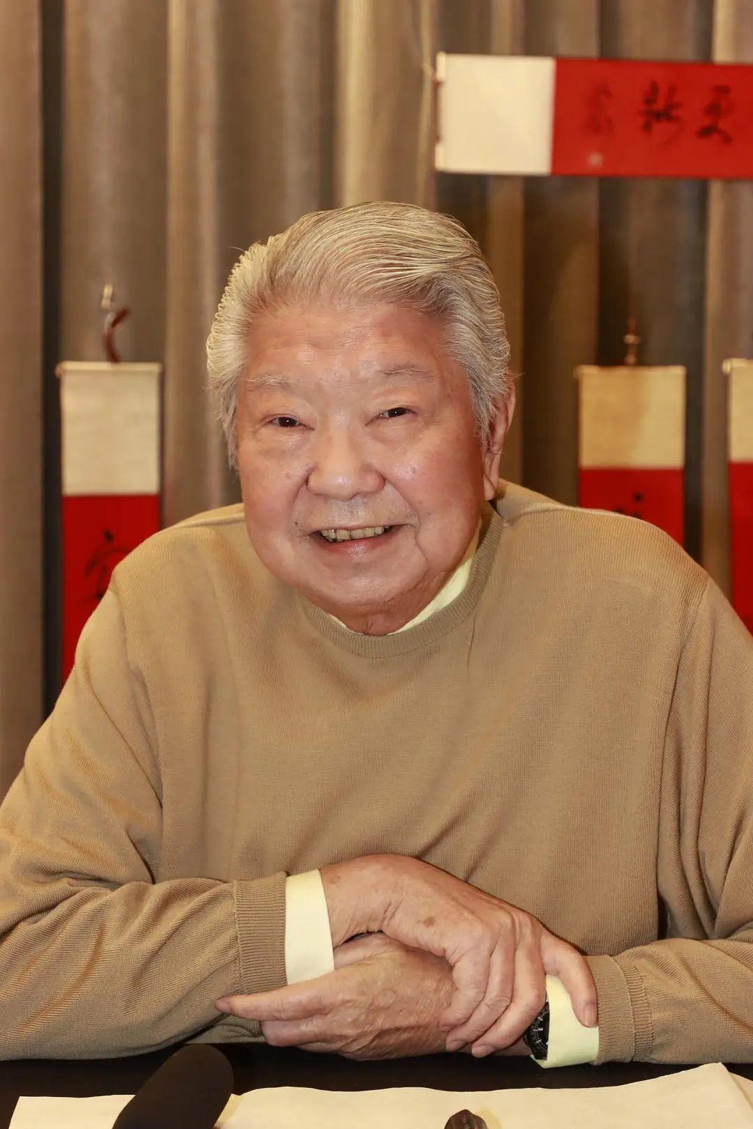 蔡澜说：“什么是低端家庭？你去他们家吃一顿饭就知道了。所谓的低端家庭并不是生