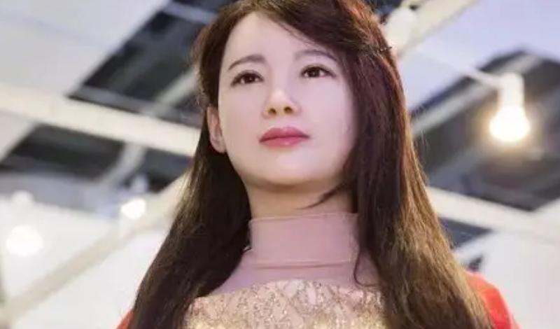 一位性学家说了一句挺让人后背发凉的话。AI女性机器人一旦跨过满足男性生理需求这道