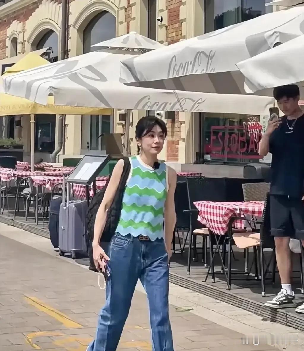 电视上看着一般般，真人非常好看！