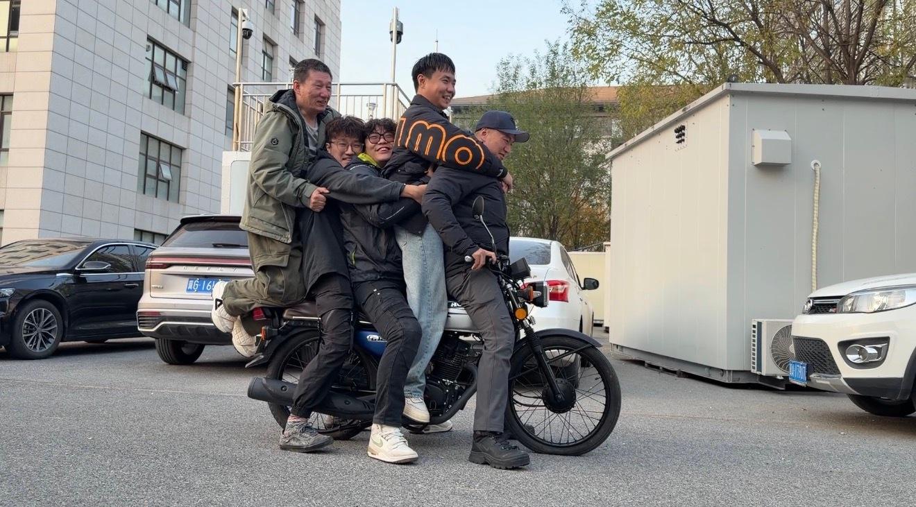 我还以为哥几个刚从印度回来呢咋把人核心科技都学来了捏