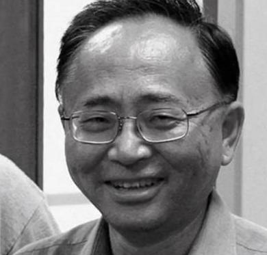 四川理科状元报考哈军工，因身高差2厘米，且近视600度，惨遭淘汰。招生老师查阅档