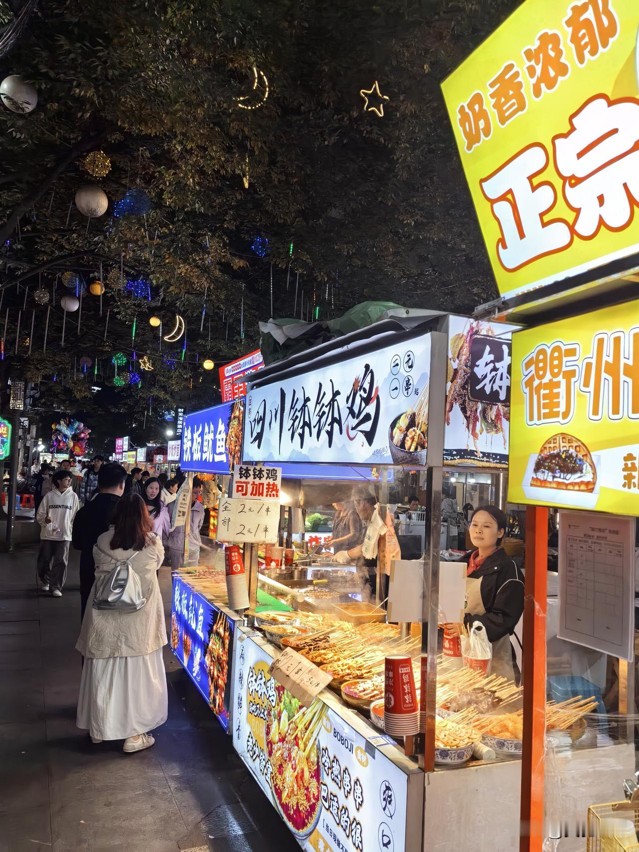 趁着儿子这次秋假，我带着他自驾从宁波来到了衢州。不得不说，衢州给我惊喜实在太大