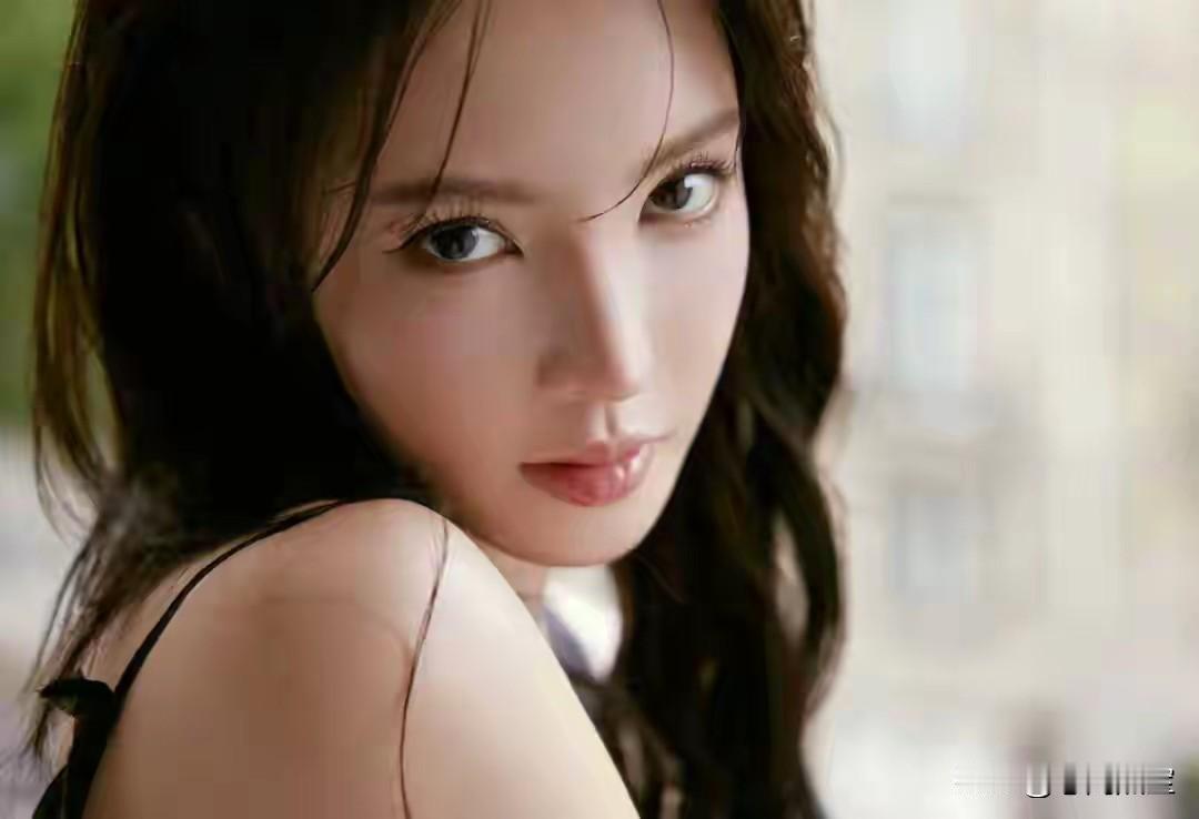 金晨这次是玩完了，签了那么多商务合作，光赔违约金就赔不完了，真是聪明反被聪