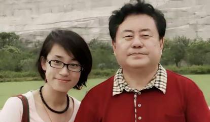1981年，著名作曲家徐沛东向女友崔静求婚成功，然而到了领结婚证的那一天，徐沛东