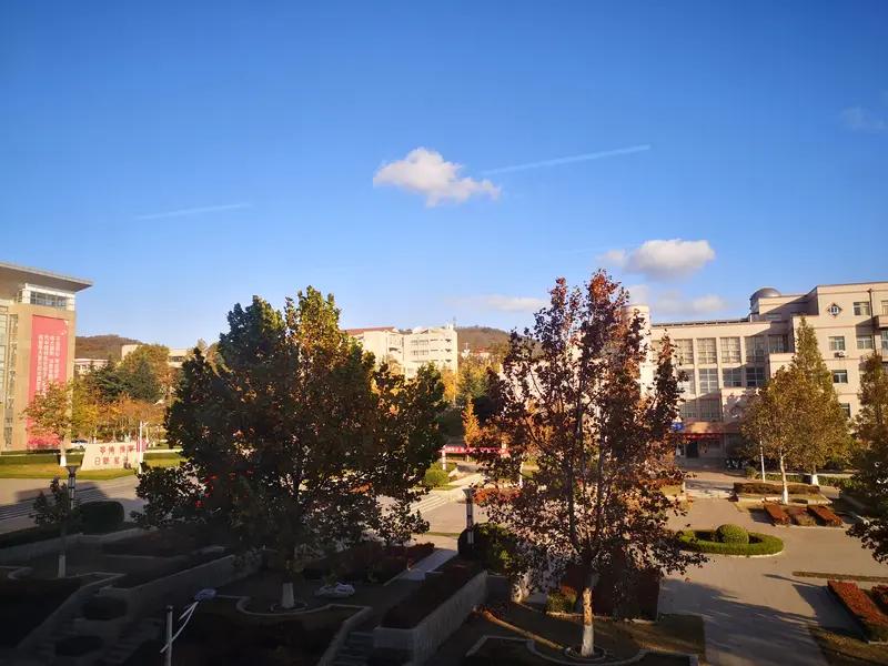 网上很多人说鲁东大学改名是失败的，改完之后像民办大学。但是现在看看，鲁东大学的名