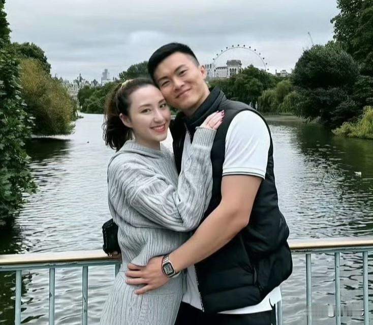 豪门恋情再起波澜‼️赌王三房长女惊爆情变！4年恋情疑似终结。赌王何鸿燊三房长女